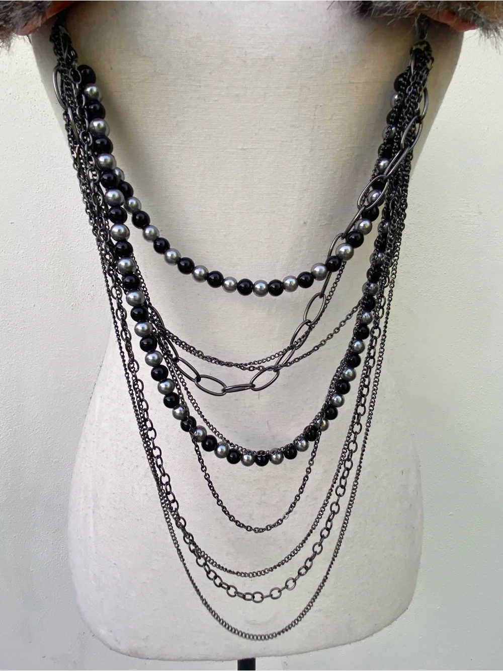 Y2K EURO Supertrash Faux Fox Fur & Pearl Chain Collar Stope Necklace One Size